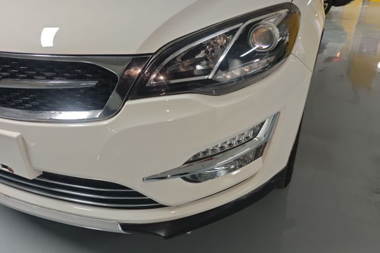 众泰 大迈X5 2015款 1.5T CVT知县型 国V局部细节36