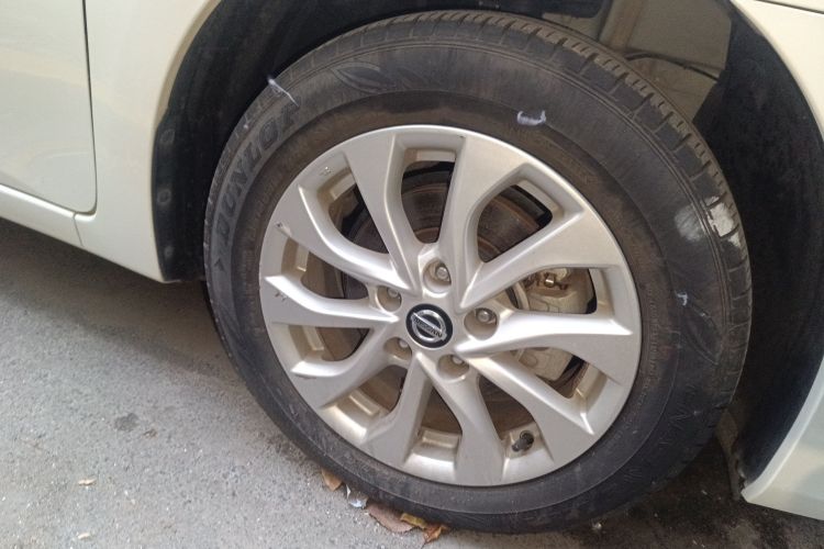 日产 轩逸 2021款 经典 1.6XL CVT豪华版车身外观10