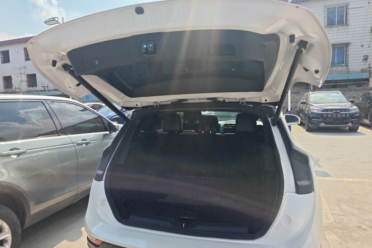 林肯MKC 2019款 2.0T 两驱尊享版 国V机舱底盘23