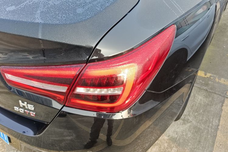 红旗H5 2022款 经典款 1.5T DCT旗悦版车身外观6006