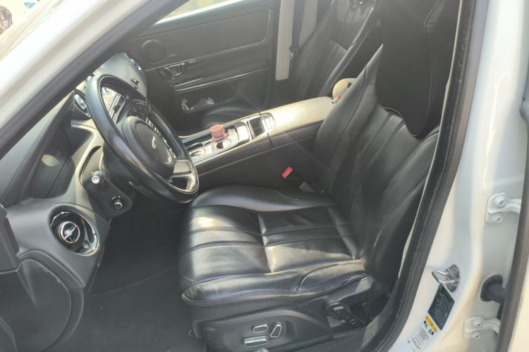 捷豹XJ 2015款 XJL 3.0 SC 典雅商务80周年典藏版局部细节19