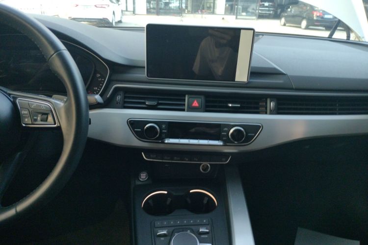 奥迪A4L 2019款 40 TFSI 时尚型 国VI中控内饰16
