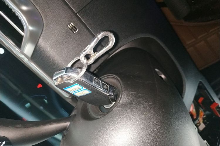 起亚K5 2021款 270T CVVD 时尚版中控内饰7001