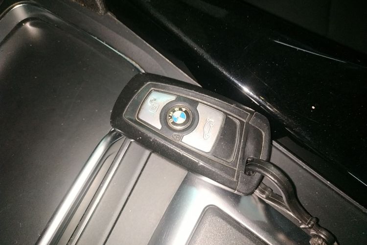 宝马3系 2017款 320Li 时尚型中控内饰11