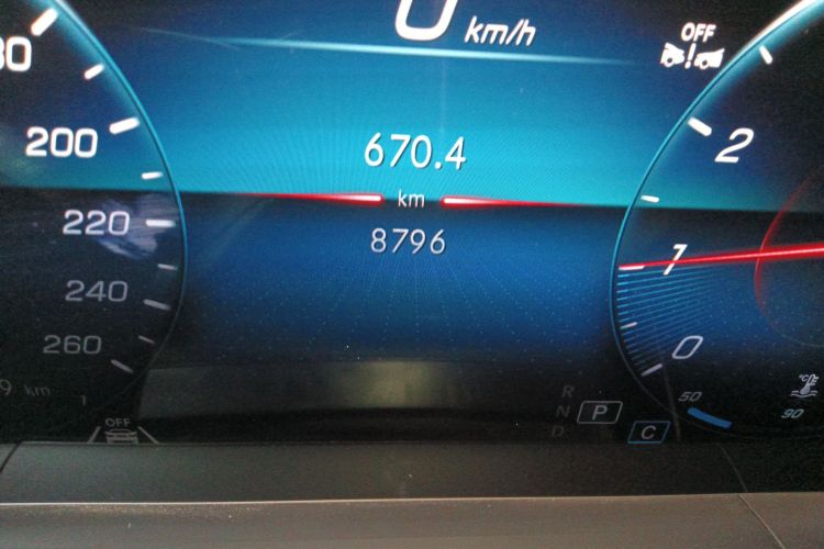 奔驰GLE 2023款 GLE 350 4MATIC 时尚型中控内饰15