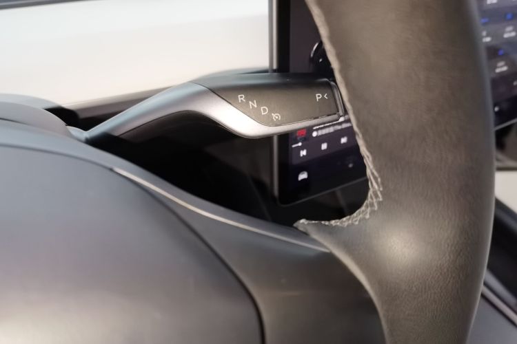 特斯拉 Model Y 2022款 长续航全轮驱动版中控内饰18