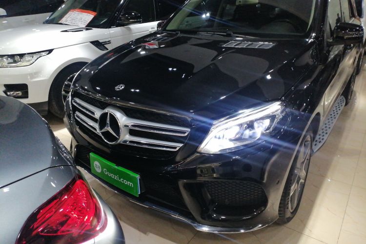 奔驰GLE 2018款 GLE 400 4MATIC 臻藏版车身外观2