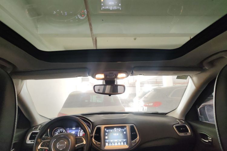 Jeep 指南者 2017款 200T 自动家享版中控内饰22