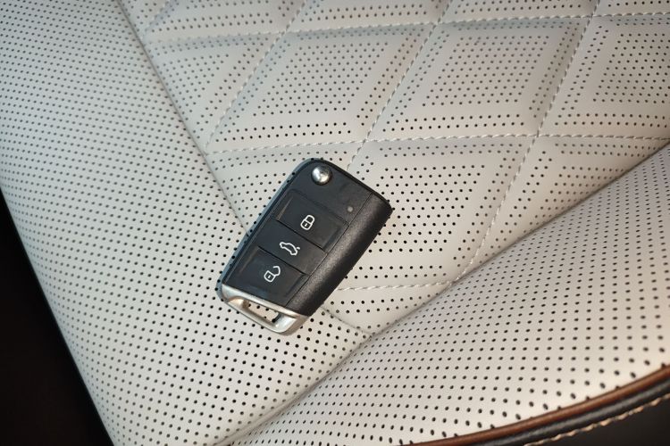 大众 迈腾 2025款 众享款 330TSI DSG豪华型中控内饰7001