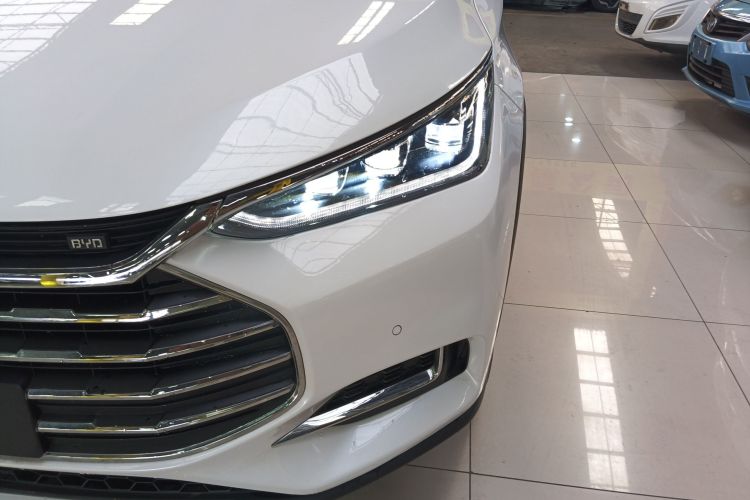 比亚迪 唐 2019款 2.0T 自动智联尊贵型 7座 国VI局部细节36