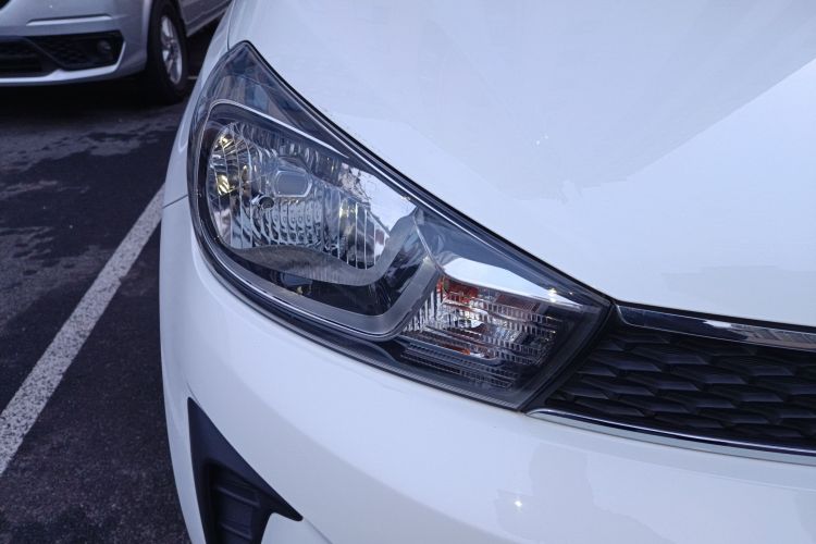 起亚 焕驰 2020款 改款 1.4L 自动舒适天窗版车身外观8