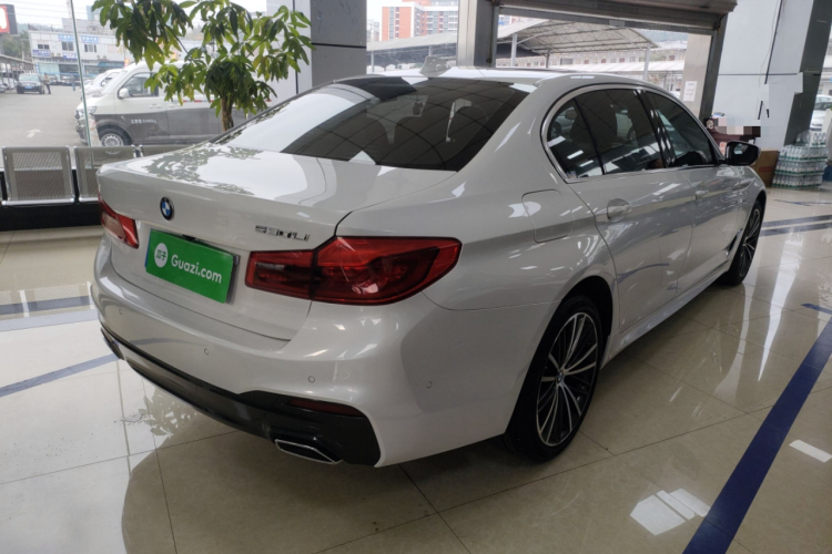 宝马5系 2020款 530Li 尊享型 M运动套装车身外观7