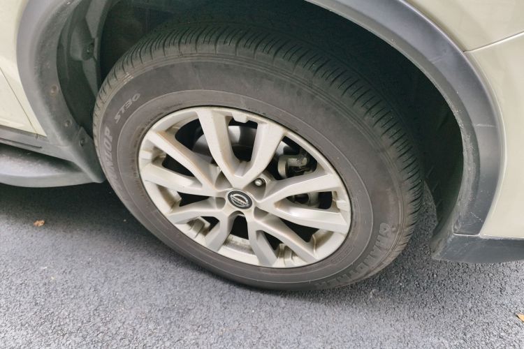 日产 奇骏 2017款 2.0L CVT舒适版 2WD车身外观10