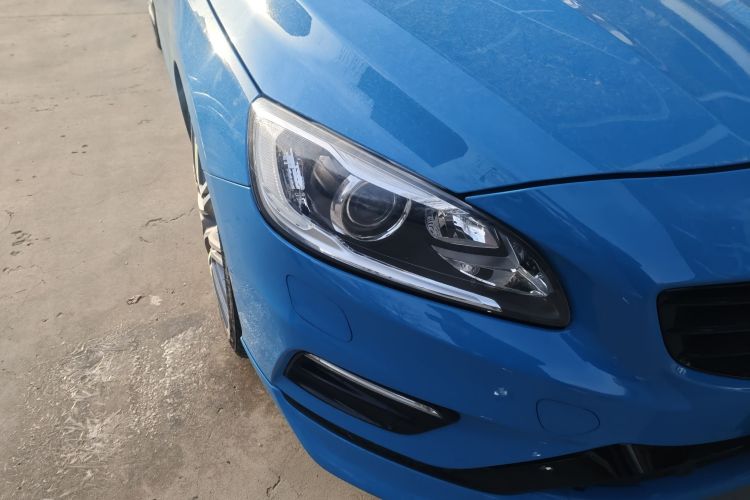 沃尔沃V60 2017款 2.0T Polestar车身外观8