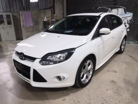 福特 福克斯 2012款 两厢 2.0L 手动豪华运动型