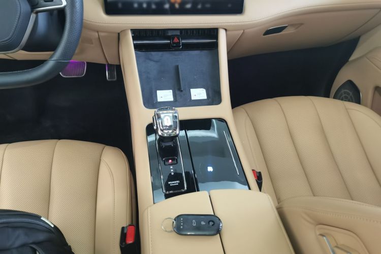 鸿蒙智行 问界M7 2022款 1.5T 四驱豪华版中控内饰18