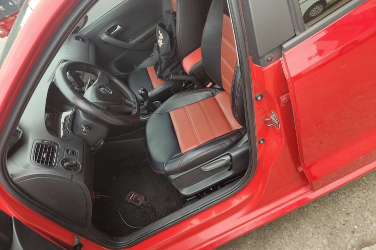 大众 Polo 2016款 1.4L 手动风尚型中控内饰19