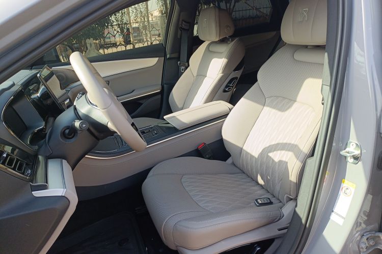 比亚迪 汉 2025款 DM-i 125KM精英型局部细节19