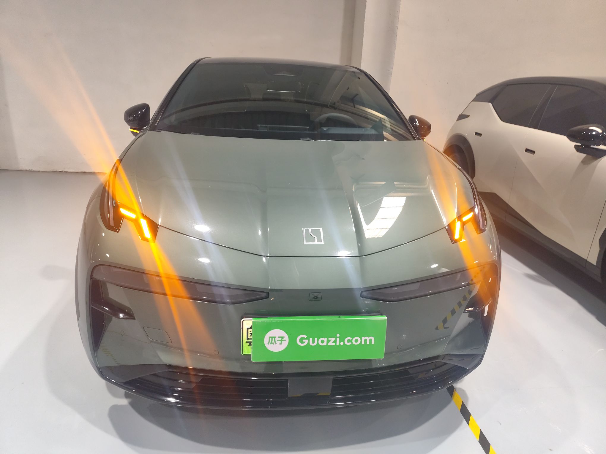 极氪X 2023款 后驱ME版 5座