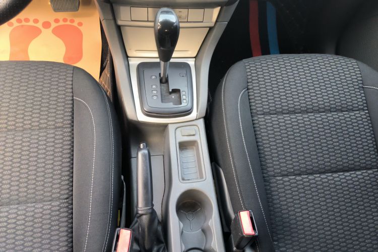 福特 福克斯 2013款 两厢经典 1.8L 自动基本型中控内饰18