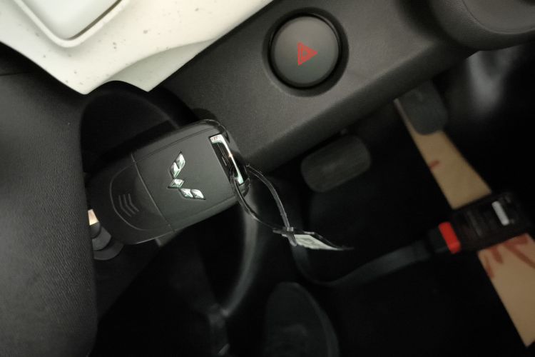 五菱汽车 宏光MINIEV 2024款 第三代 215km 青春版中控内饰7001