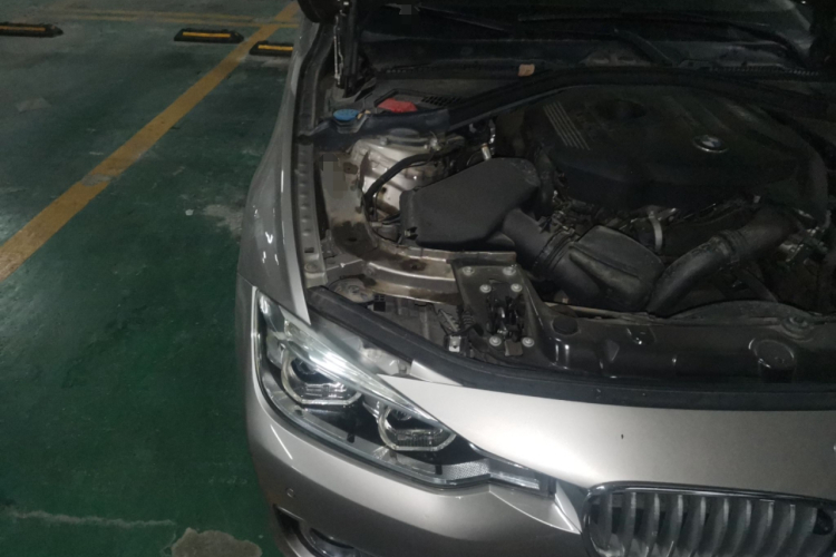 宝马3系 2019款 320Li 时尚型局部细节9006