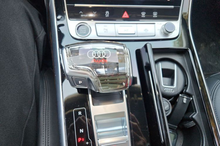 奥迪Q7 2022款 55 TFSI quattro S line运动型中控内饰18