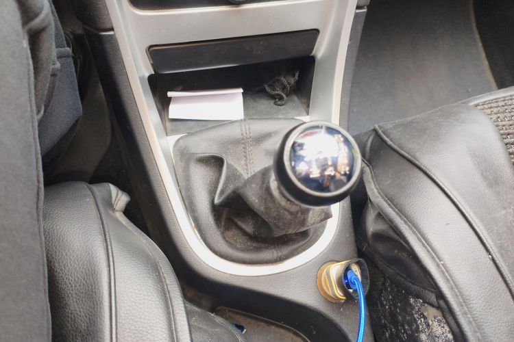 标致307 2013款 两厢 1.6L 手动舒适版中控内饰18