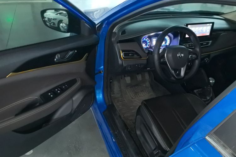 长安 逸动DT 2018款 1.6L 手动智享型中控内饰20