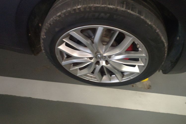 玛莎拉蒂 Levante 2022款 3.0T Modena车身外观10