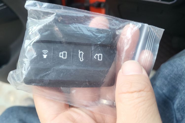 坦克300 2023款 越野版 2.0T 挑战者中控内饰11