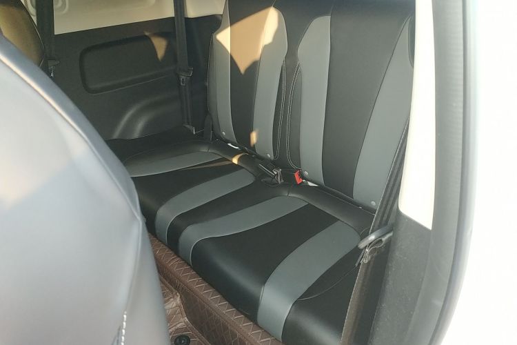 荣威 科莱威CLEVER 2022款 311km元气啵啵版中控内饰21