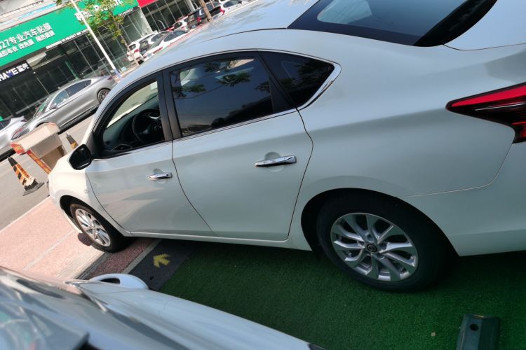 日产 轩逸 2022款 经典 1.6XE CVT舒适版车身外观4