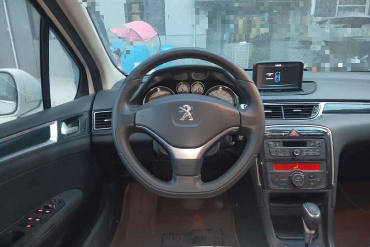 标致308 2014款 乐享版 经典 1.6L 自动风尚型中控内饰13