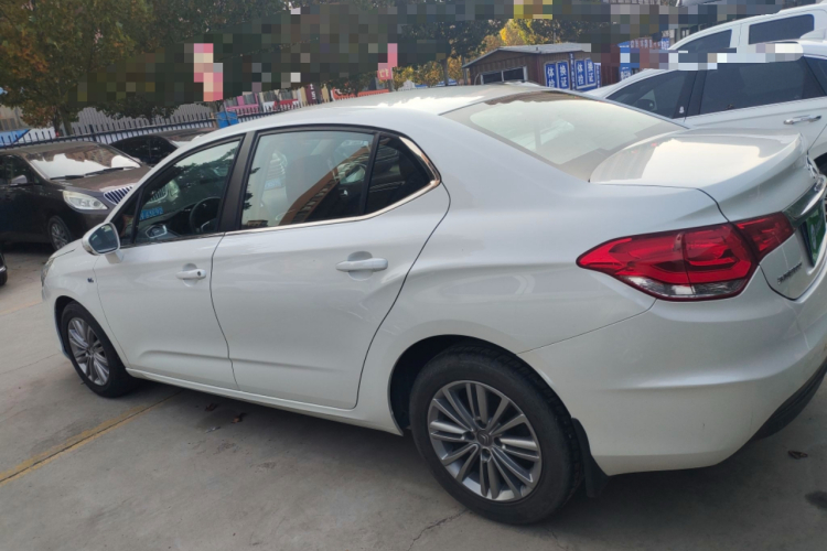 雪铁龙C4L 2014款 1.8L 智驱版 自动劲享型车身外观4