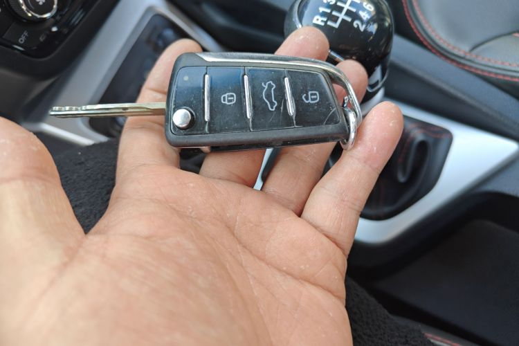 江汽集团 瑞风S3 2016款 1.5L 手动豪华智能型中控内饰11