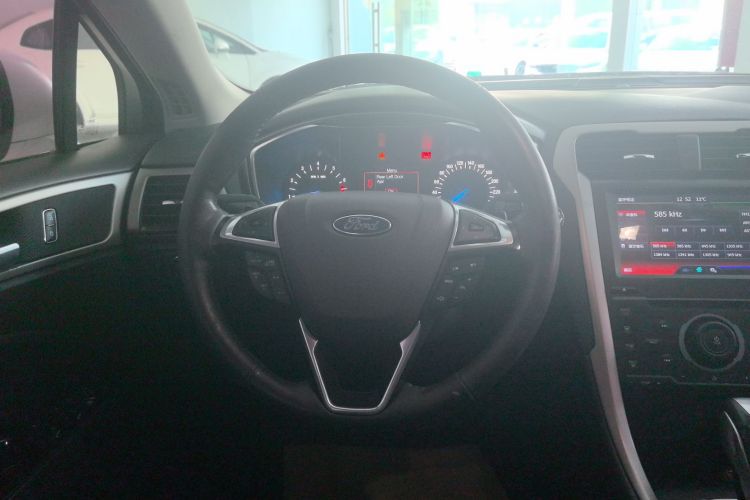 福特 蒙迪欧 2013款 2.0L GTDi200时尚型中控内饰13