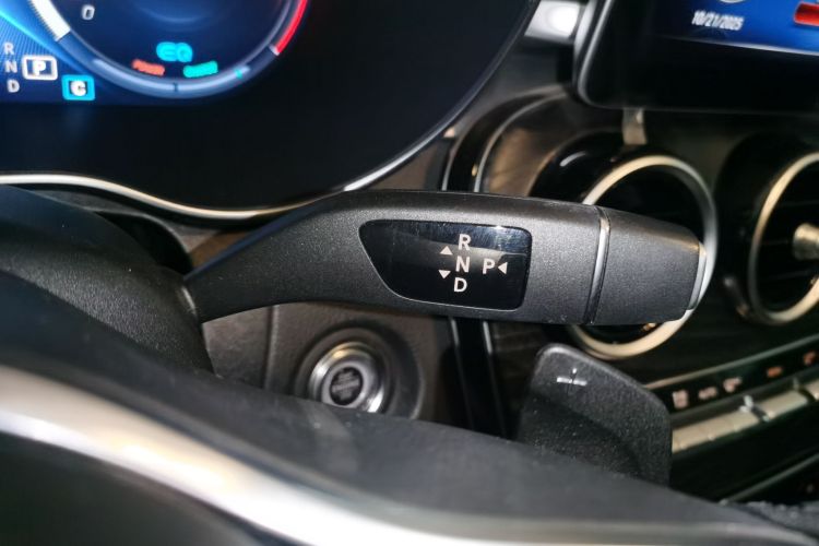 奔驰C级 2019款 改款 C 260 L 运动版中控内饰18