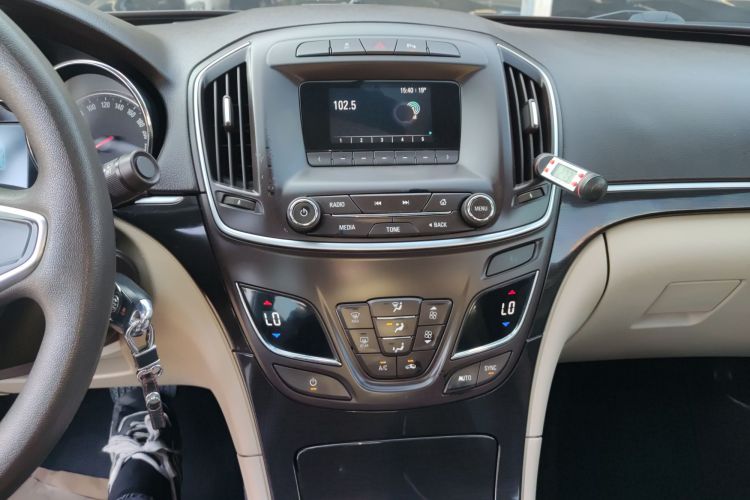 别克 君威 2015款 2.0L 领先时尚型中控内饰16