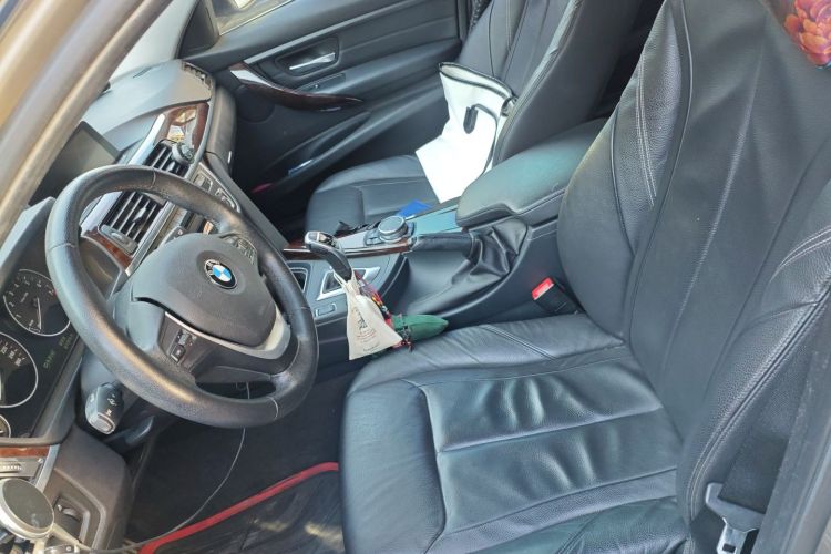 宝马3系 2015款 320Li 超悦版豪华设计套装局部细节19