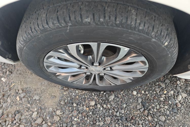 别克GL8 2023款 陆上公务舱 智享型车身外观6007