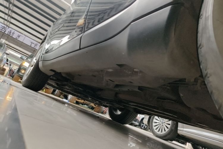 Jeep 指南者 2019款 220T 自动悦享版机舱底盘30