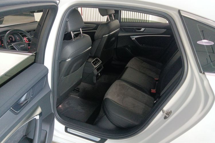 奥迪A6L 2019款 40 TFSI 豪华动感型中控内饰21