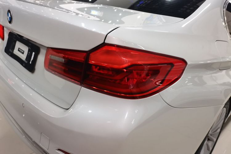 宝马5系新能源 2020款 里程升级版 530Le 先锋版车身外观9