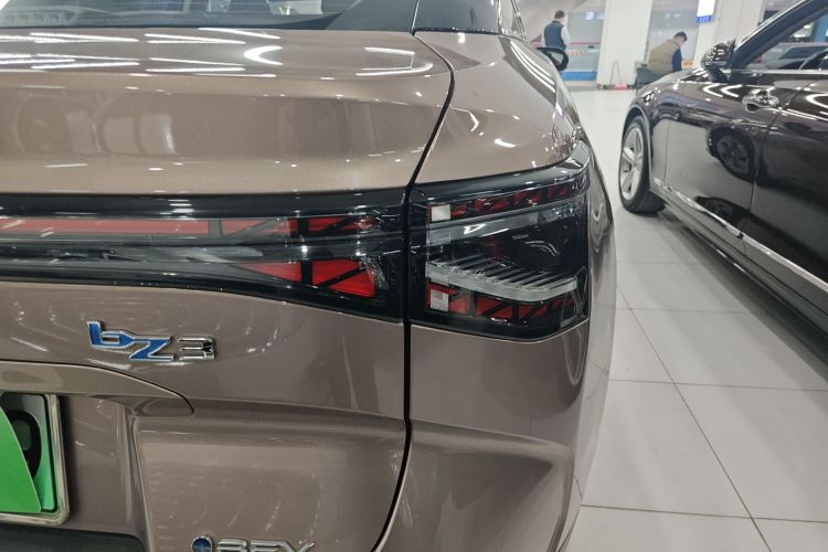 丰田bZ3 2023款 616km 长续航Premium车身外观6006