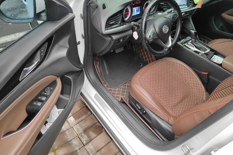 别克 君威 2017款 20T 豪华型中控内饰20