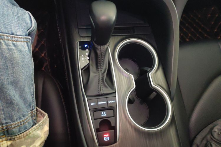 丰田 凯美瑞 2023款 2.5G 豪华版局部细节18