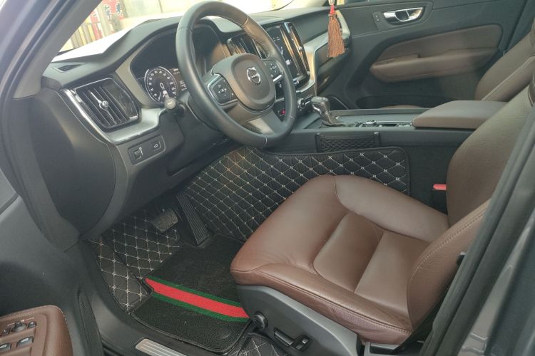 沃尔沃XC60 2018款 T5 四驱智逸版中控内饰7003