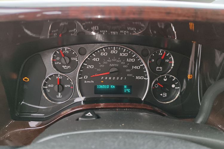 GMC SAVANA 2014款 5.3L 四驱领袖版中控内饰14