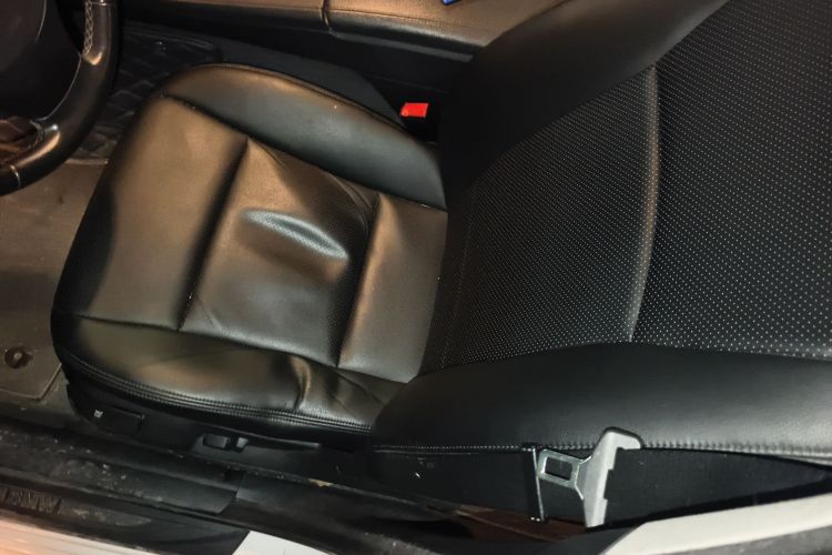 宝马5系 2013款 520Li 典雅型局部细节19